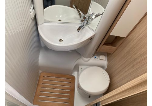 Low Profile Motorhome SUNLIGHT V66 en Sale Occasion