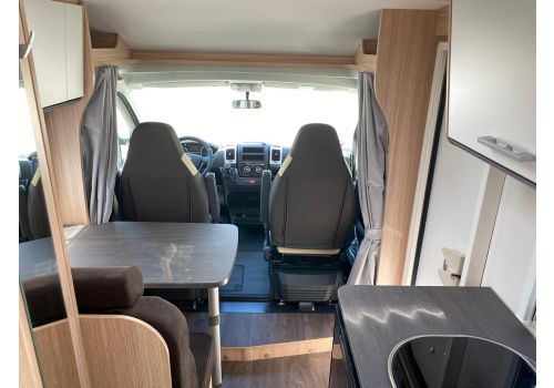 Low Profile Motorhome SUNLIGHT V66 en Sale Occasion