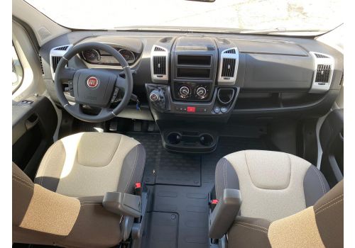 Low Profile Motorhome SUNLIGHT V66 en Sale Occasion