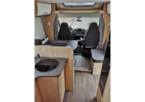 Low Profile Motorhome SUNLIGHT T-69 L en Sale Occasion