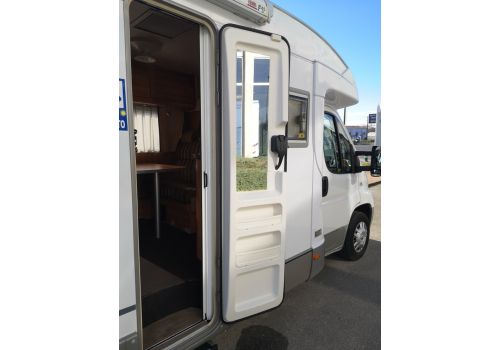 Low Profile Motorhome BURSTNER T 645 en Sale Occasion