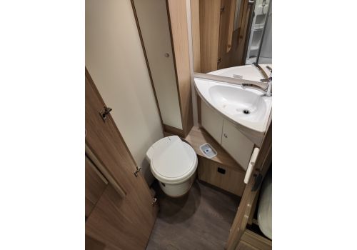Low Profile Motorhome SUNLIGHT T68 Modelo 2020 en Sale Occasion