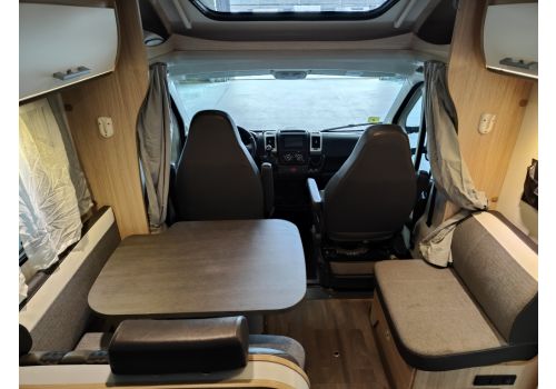 Low Profile Motorhome SUNLIGHT T68 Modelo 2020 en Sale Occasion