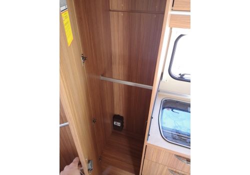 Low Profile Motorhome BURSTNER Ixeo T664 en Sale Occasion