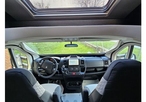 Low Profile Motorhome ROLLER TEAM Kronos Advance 284 TL en Sale Occasion