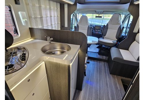 Low Profile Motorhome ROLLER TEAM Kronos Advance 284 TL en Sale Occasion