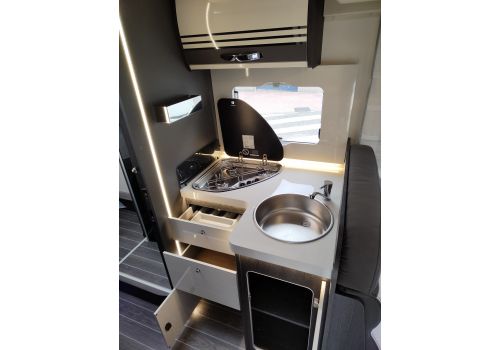 Low Profile Motorhome ROLLER TEAM Kronos 265 TL en Sale Occasion