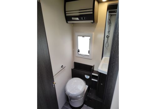 Low Profile Motorhome ROLLER TEAM Kronos 265 TL en Sale Occasion
