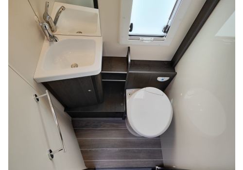 Low Profile Motorhome ROLLER TEAM Kronos 267 TL en Sale Occasion