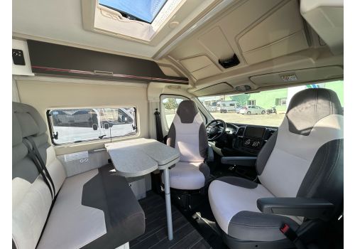 Camper Van ROLLER TEAM Livingstone 2 Advance en Sale Occasion