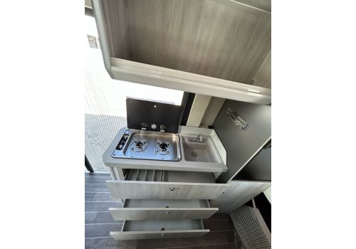 Camper Van ROLLER TEAM Livingstone 2 Advance en Sale Occasion