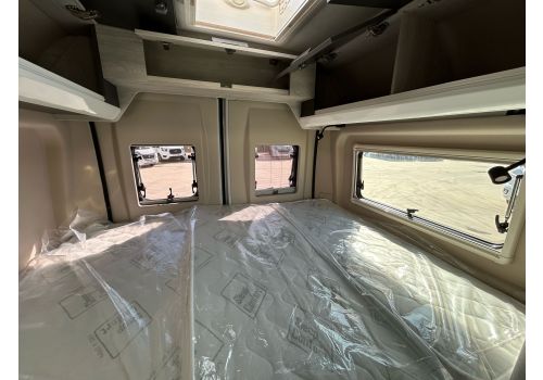 Camper Van ROLLER TEAM Livingstone 2 Advance en Sale Occasion