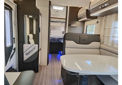 Low Profile Motorhome ROLLER TEAM Kronos 265 TL en Sale Occasion