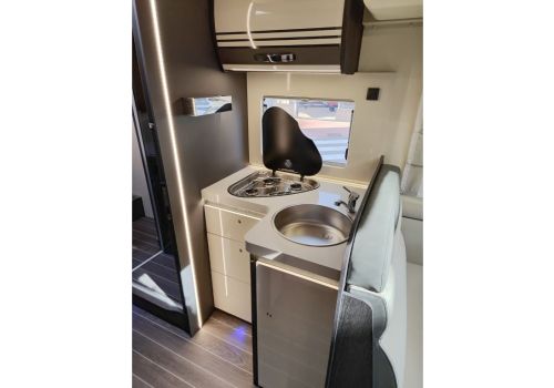 Low Profile Motorhome ROLLER TEAM Kronos 265 TL en Sale Occasion