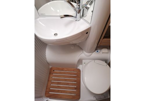 Low Profile Motorhome SUNLIGHT V66 en Sale Occasion