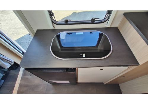 Low Profile Motorhome SUNLIGHT V66 en Sale Occasion
