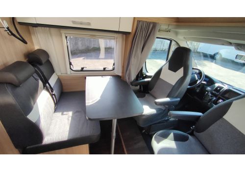 Low Profile Motorhome SUNLIGHT V66 en Sale Occasion