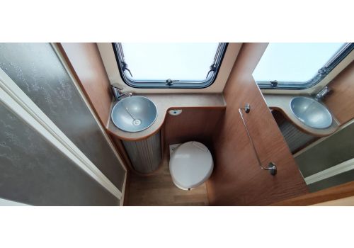Capuchina Motorhome RIMOR Kayak 9 en Sale Occasion