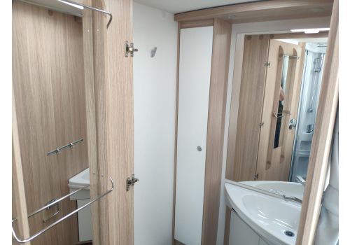 Low Profile Motorhome SUNLIGHT T-68 en Sale Occasion