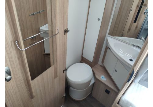 Low Profile Motorhome SUNLIGHT T-68 en Sale Occasion